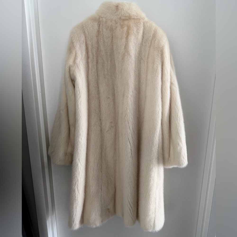 Elegant Ivory Mink Fur Coat -S/M - Picture 3 of 17